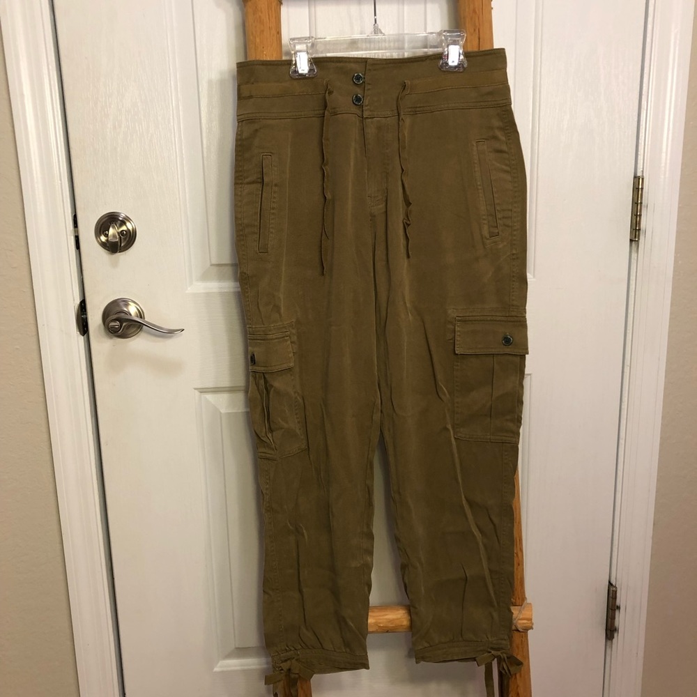 Sundance dark tan cargo pants, size 4 NWOT